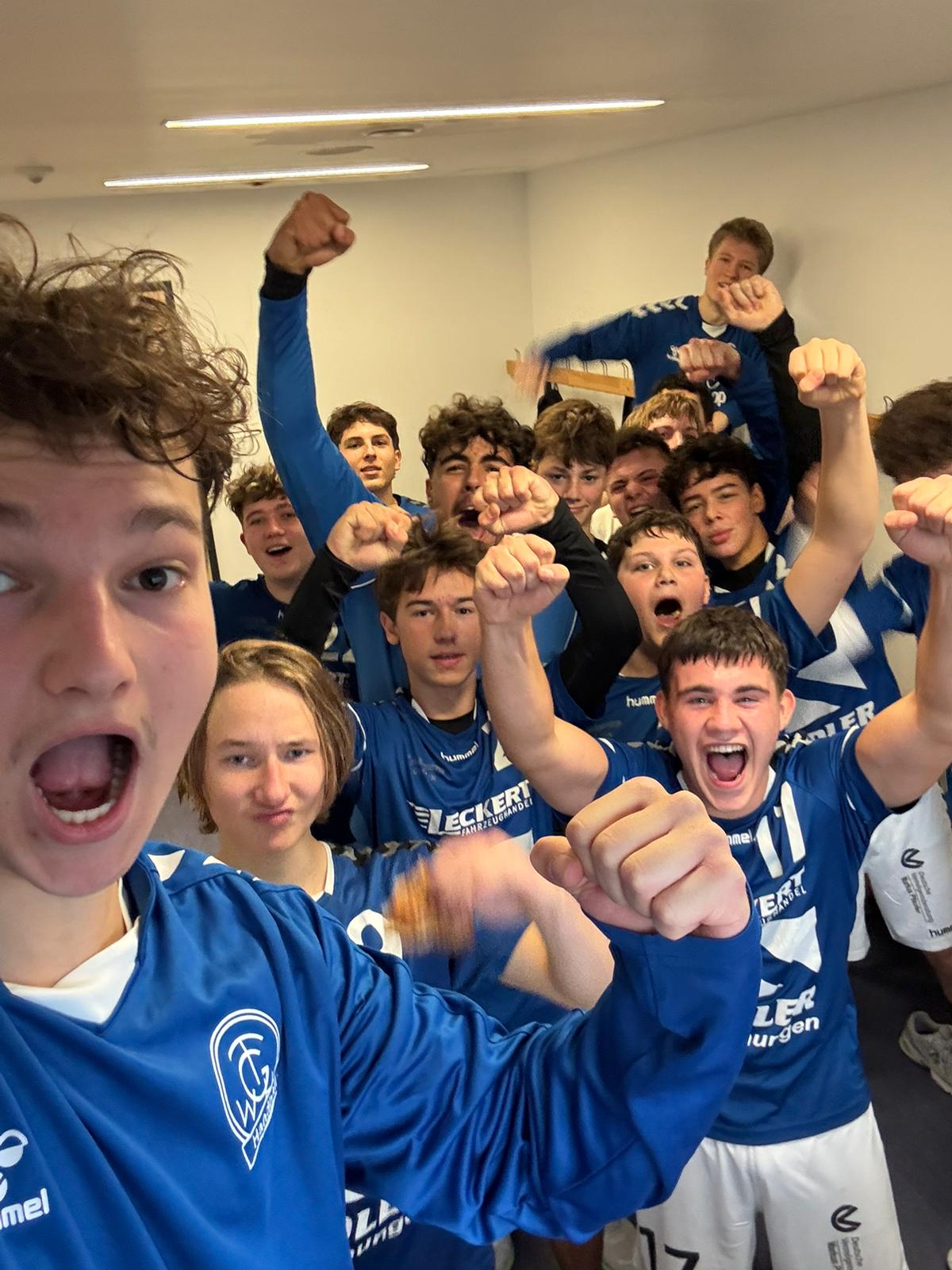 Heimspiel-Demonstration: A-Jugend feiert Kantersieg gegen Volkach