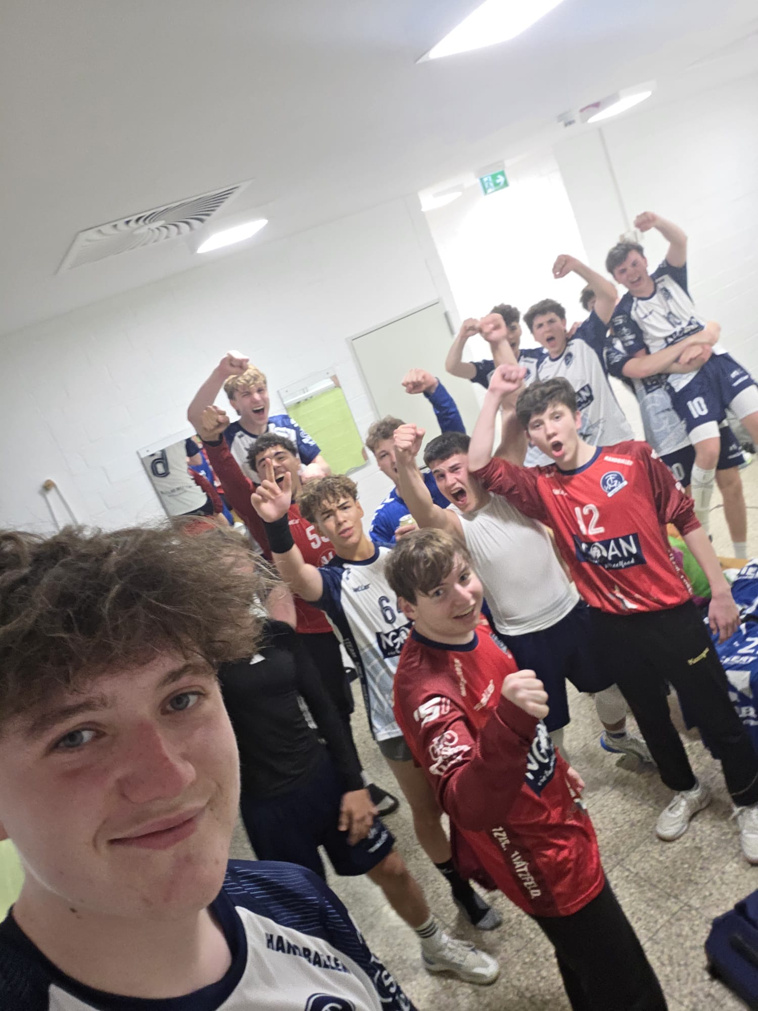 Die A-Jugend überzeugt in Zirndorf – Erfolgreicher Auftakt in die Oberliga-Qualifikation.